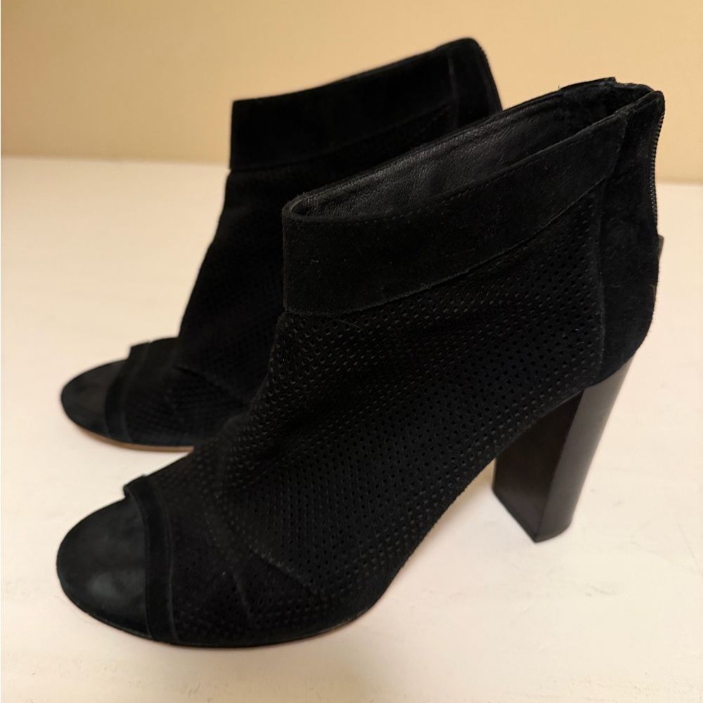 Vince Camino open toe ankle booties 7.5